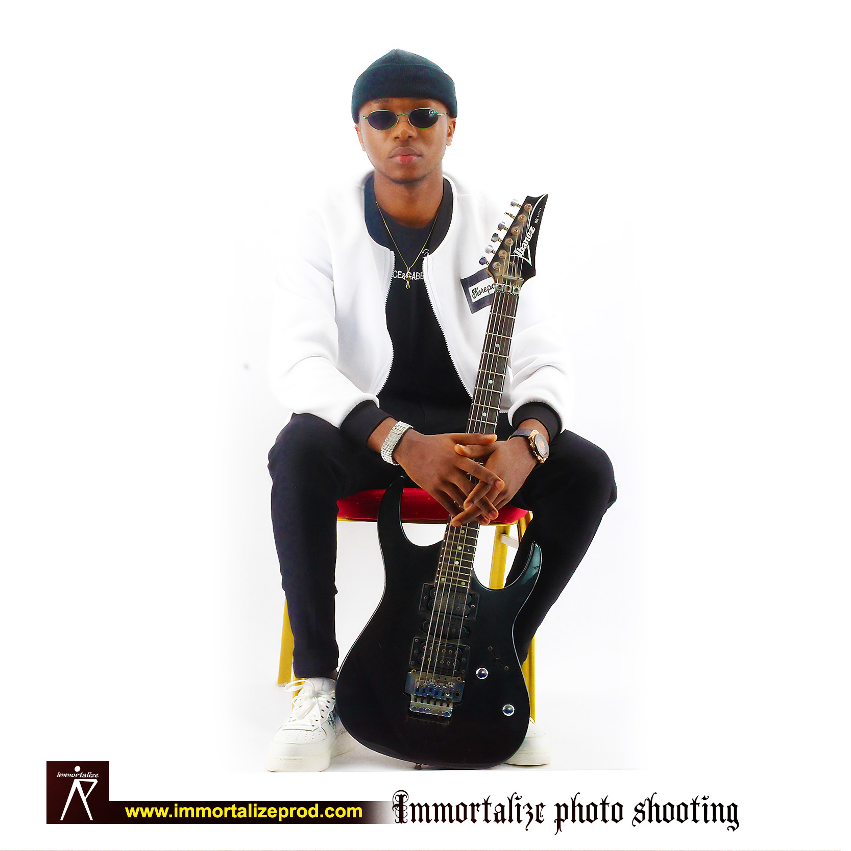 nous réalisons pour vous des prises de vue photos studio à bonebri Douala